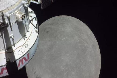 پرواز موفقیت آمیز کپسول اوریون در نزدیکی ماه