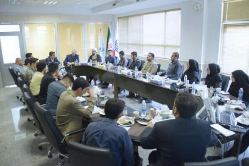 نشست گفتگوی نخبگان با حضور رییس سازمان فضایی